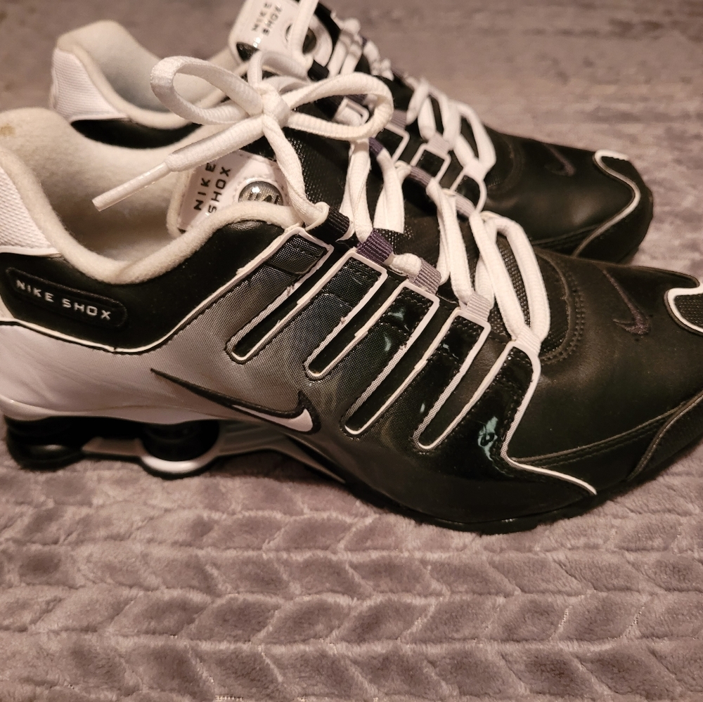 Women's Nike shox nz size 6.5y